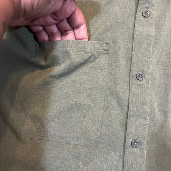 Mountain Hardwear XL Green Button Down Trail Shirt Outdoor Hiking Long Sleeve - Picture 3 of 6